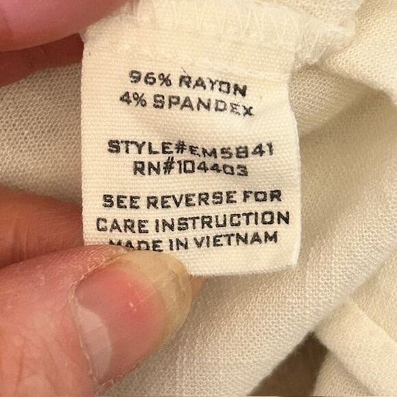 E & M Rhea Two Pocket White Cami size Small - Picture 4 of 5